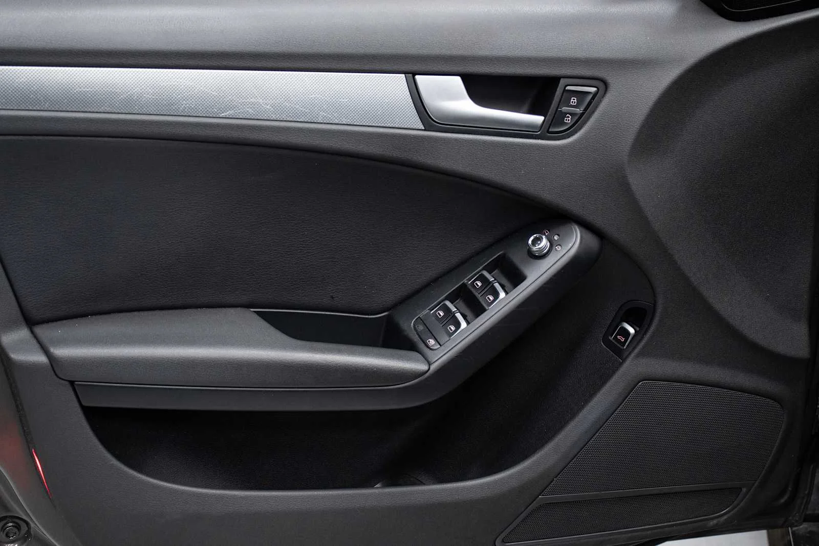 Used 2014 Monsoon Gray Metallic Audi Premium image 15