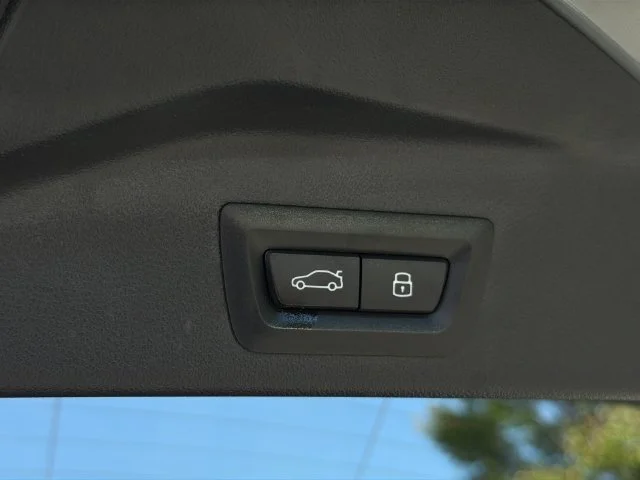 Used 2025  BMW xDrive40i image 39