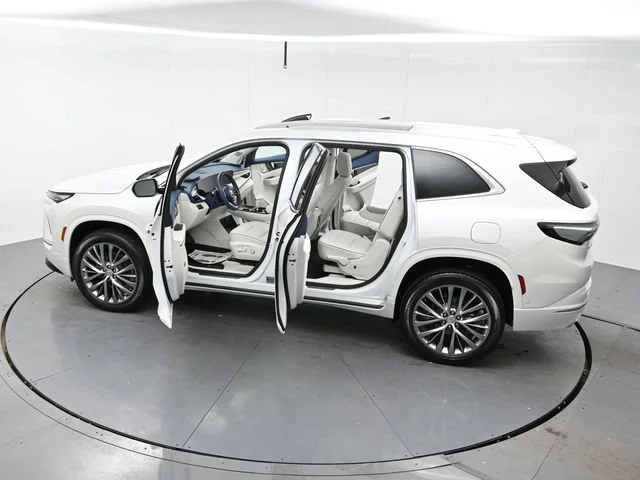 Used 2025 White Frost Tricoat Buick Avenir image 43