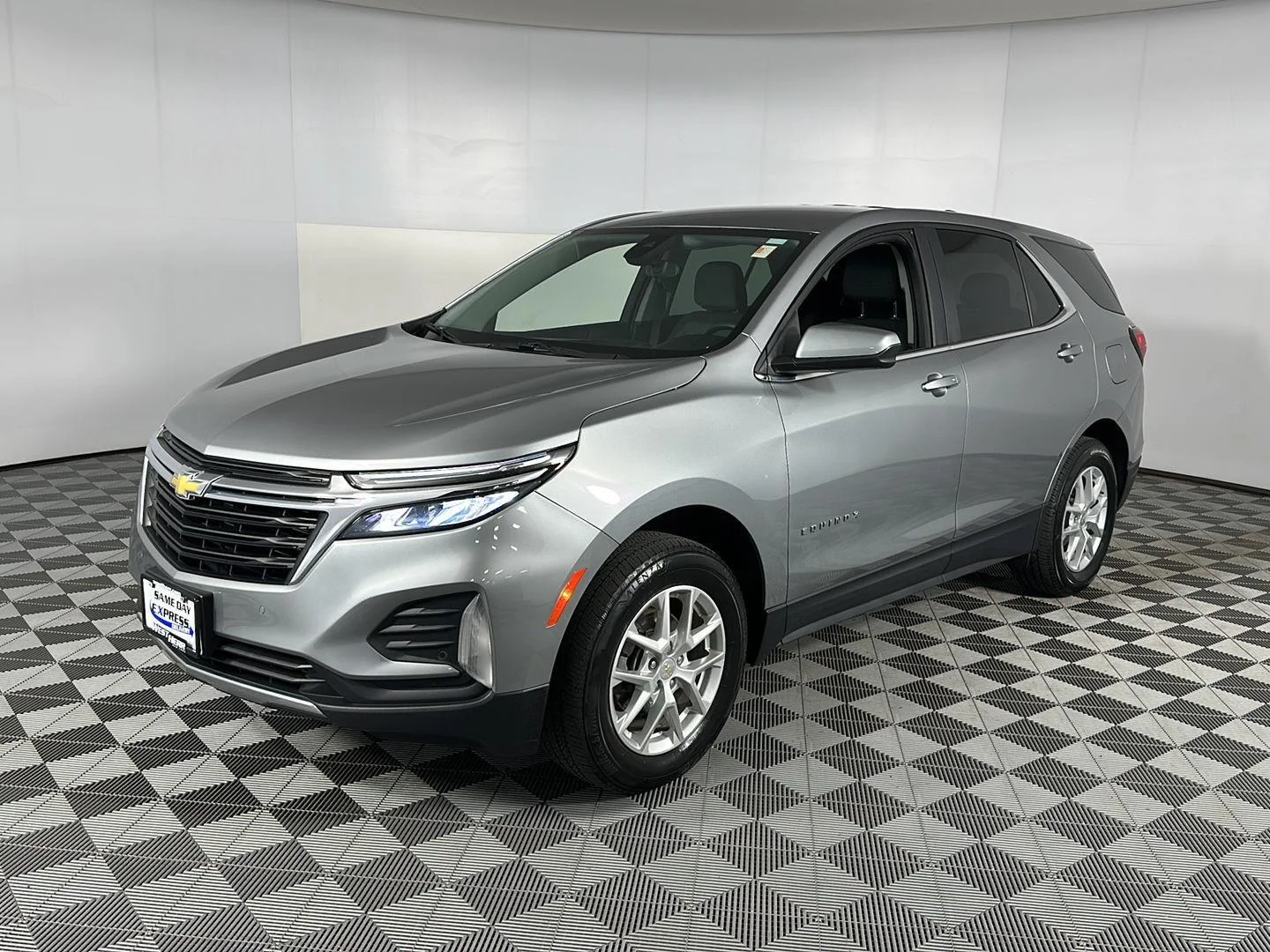 Used 2024 Sterling Gray Metallic Chevrolet LT image 5