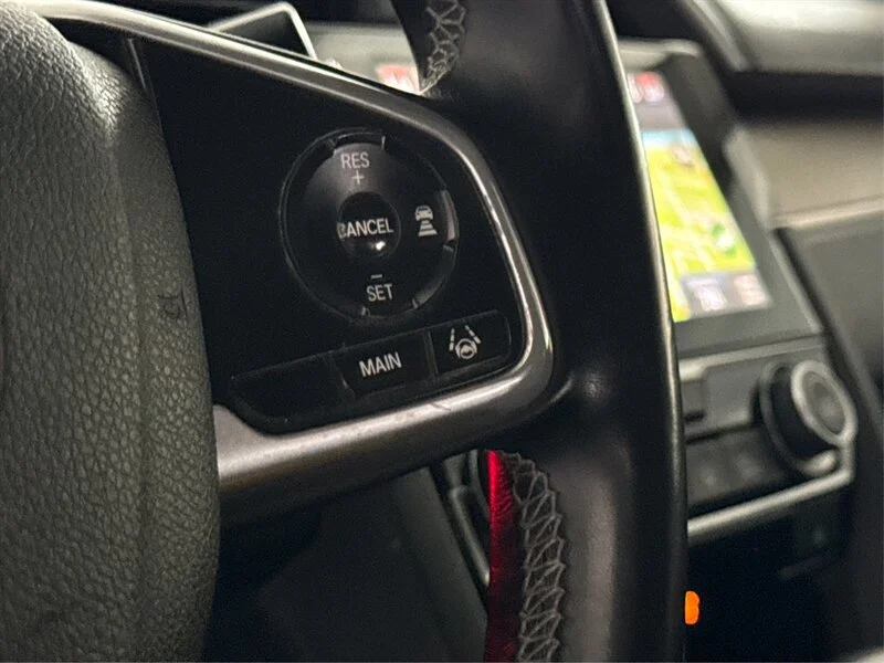 Used 2016 Black Honda Touring image 27