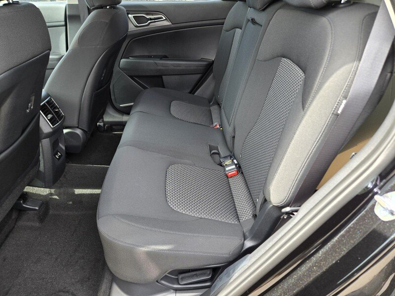 New 2027 Fusion Black Kia S image 7