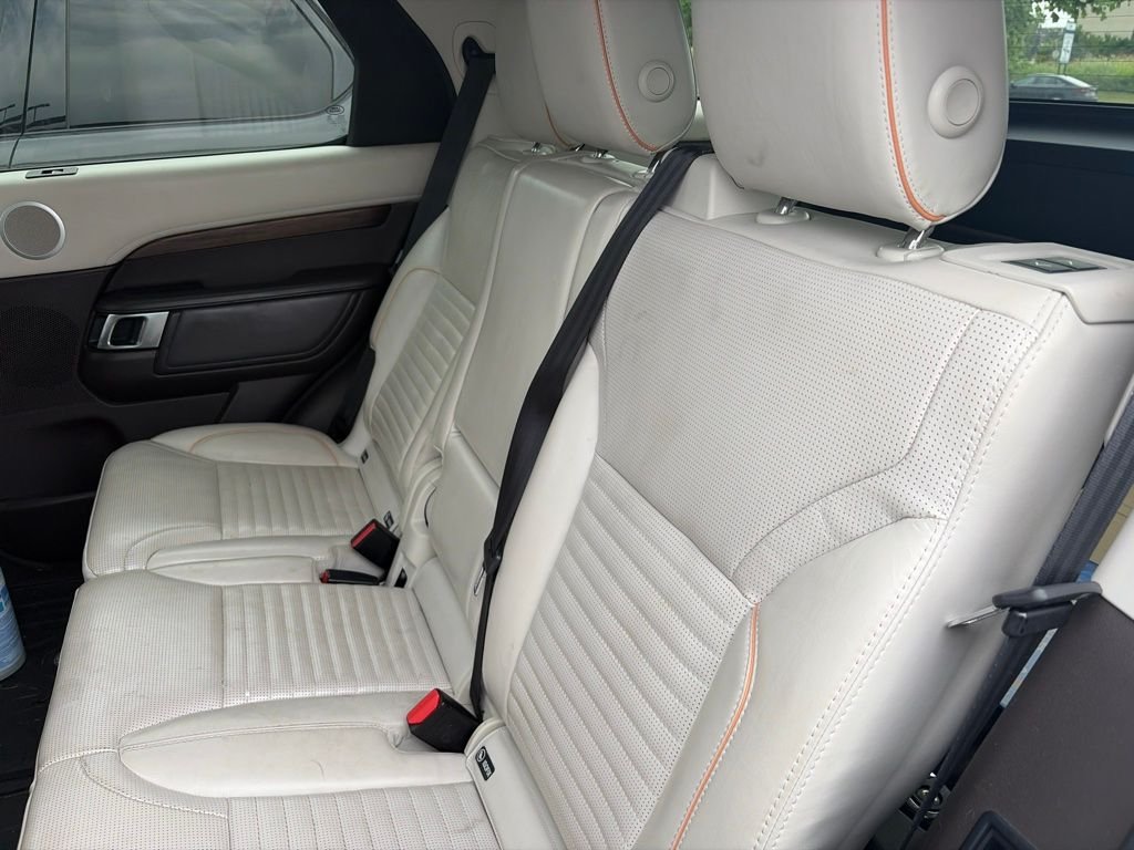 Used 2018 Fuji White Land Rover HSE Luxury image 19