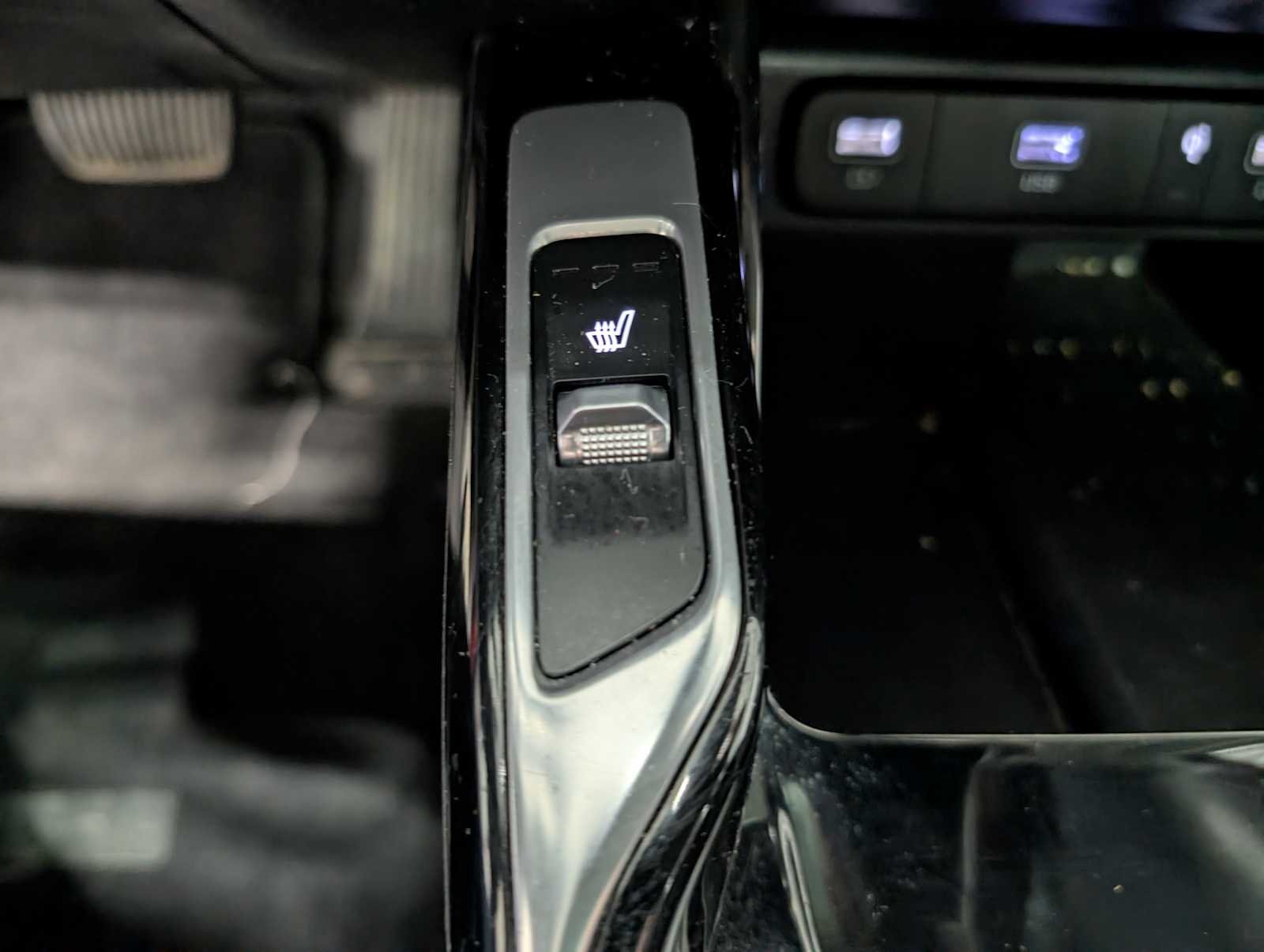 Used 2022 RED Kia SX image 31