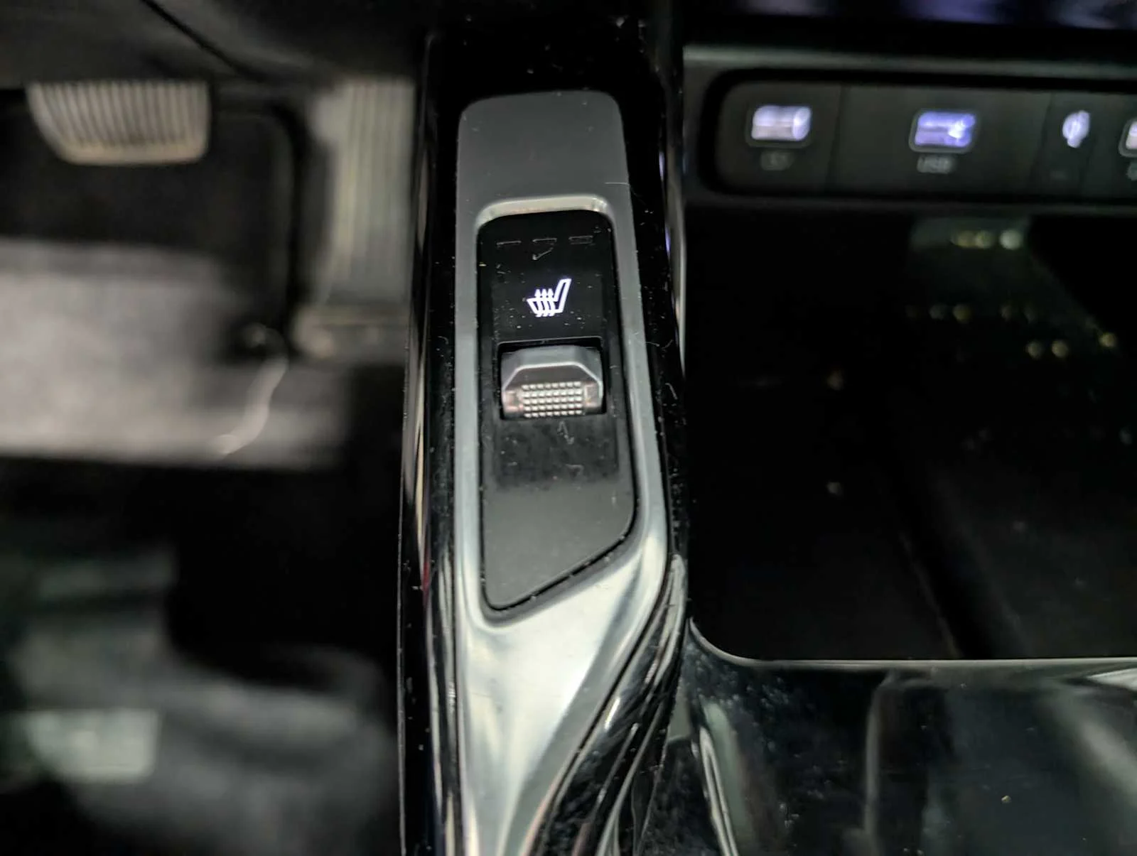 Used 2022 RED Kia SX image 31