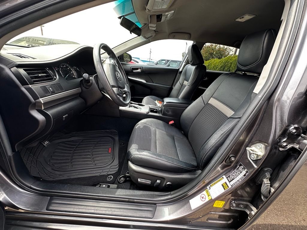 Used 2014 Gray Toyota SE image 21