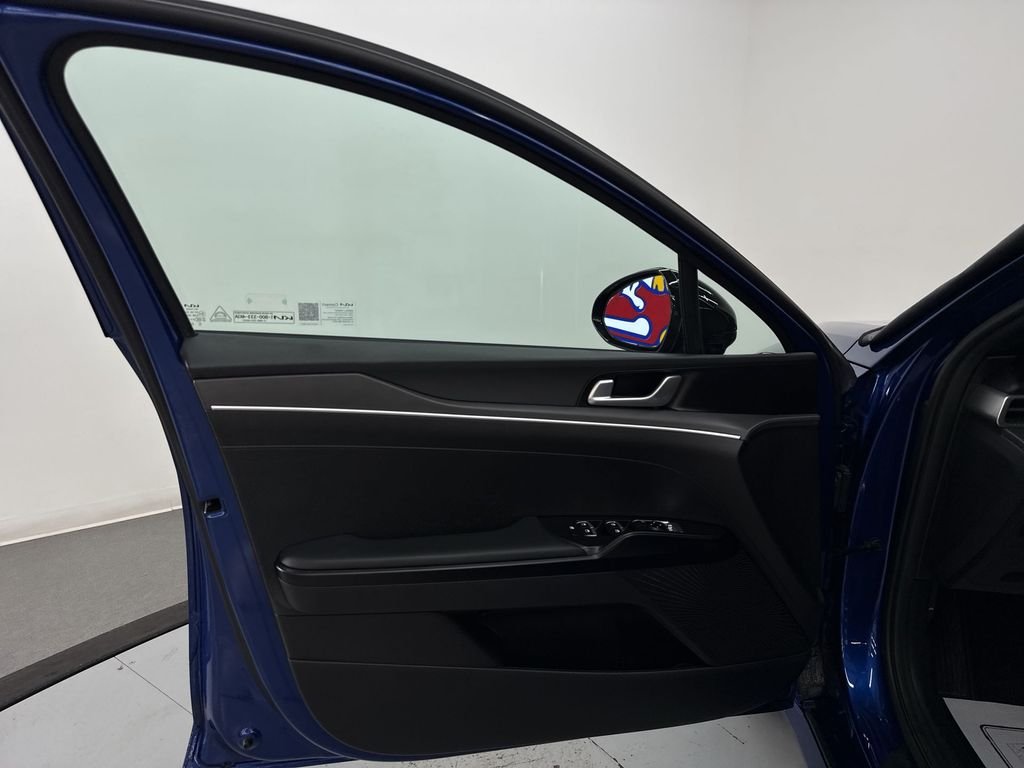 Used 2022 Sapphire Blue Kia GT-Line image 14