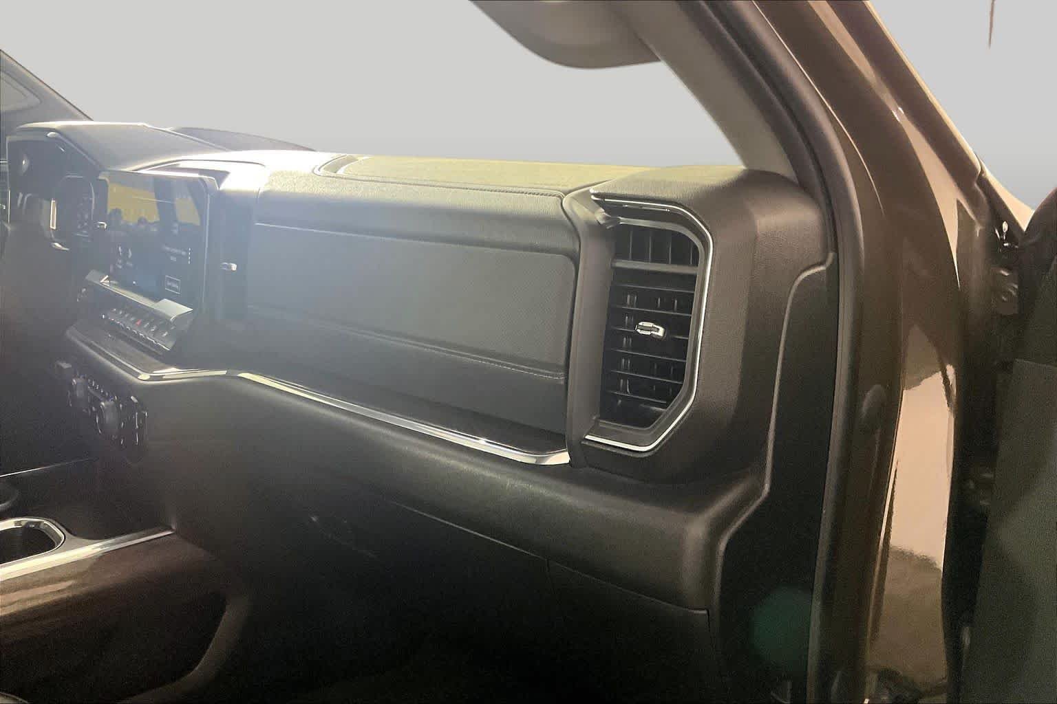 2023 Chevrolet Silverado 1500 LTZ - Photo 18