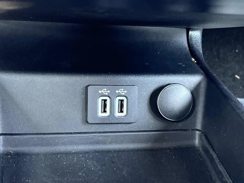 Used 2020 Gray Ford SE image 21