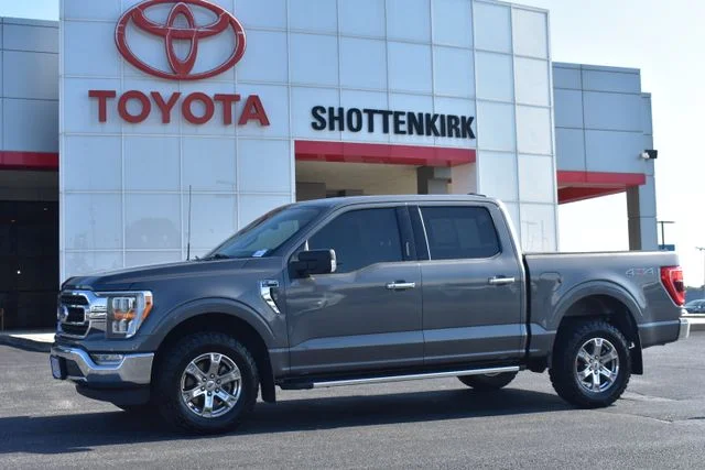 Used 2023 Gray Ford XLT image 1