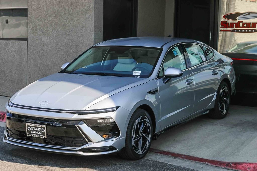 New 2026 Silver Hyundai SEL Sport image 4