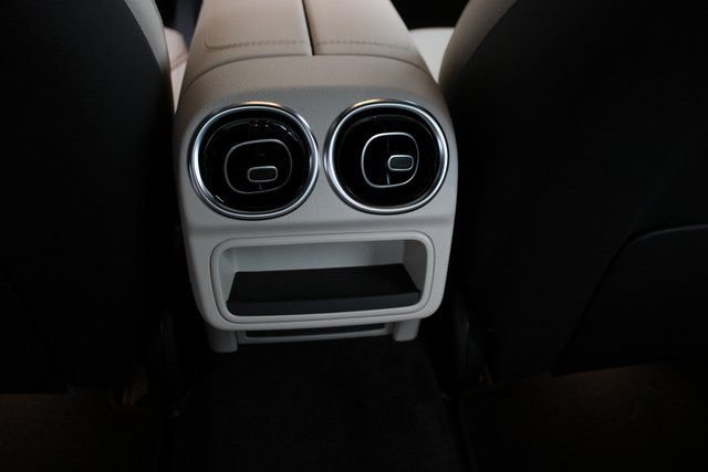 2025 Mercedes-Benz C-Class Sedan C 300 - Photo 69