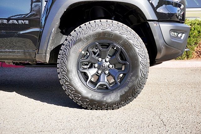 New 2026 Diamond Black Crystal Pearl-Coat Exterior Paint RAM RHO image 8