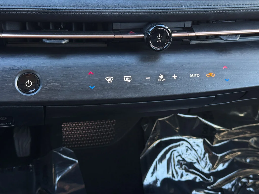 Used 2023  Nissan VENTURE+ image 28