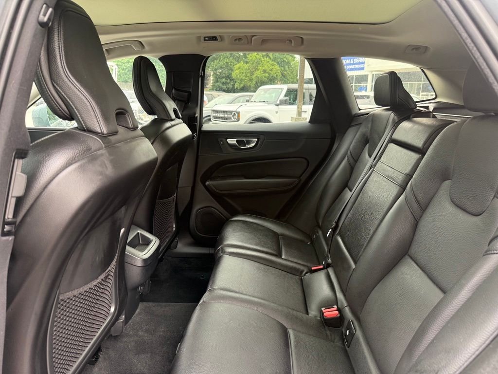 Used 2021 Gray Volvo T5 Momentum image 26