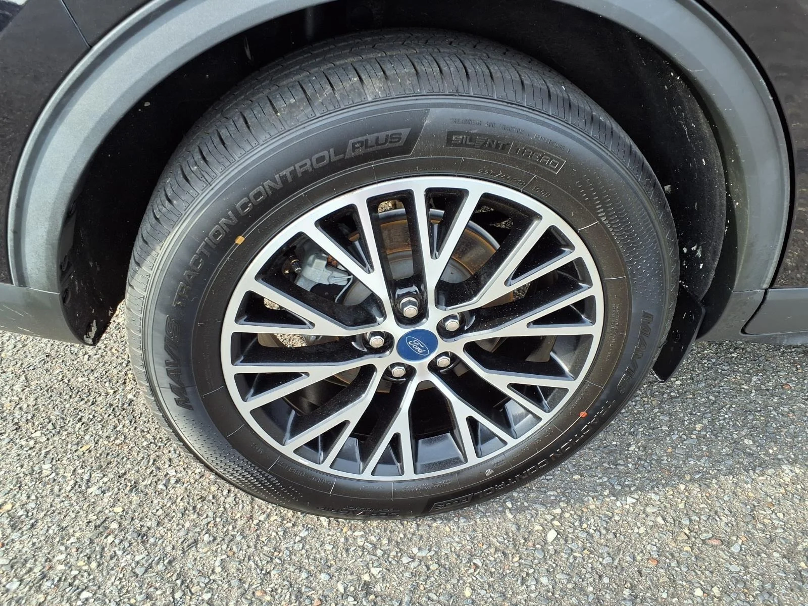Used 2022 Agate Black Metallic Ford SEL Plug-In Hybrid image 11