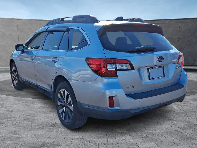Used 2016 Silver Subaru 2.5i image 4