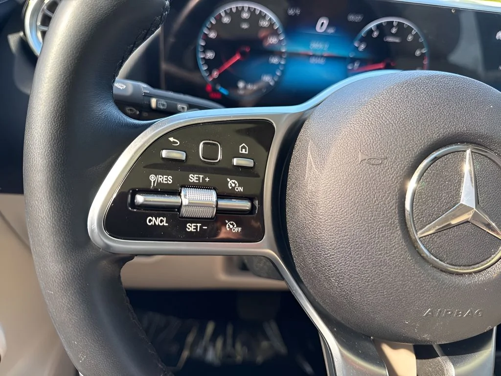 Used 2022 White Mercedes-Benz GLA 250 image 15
