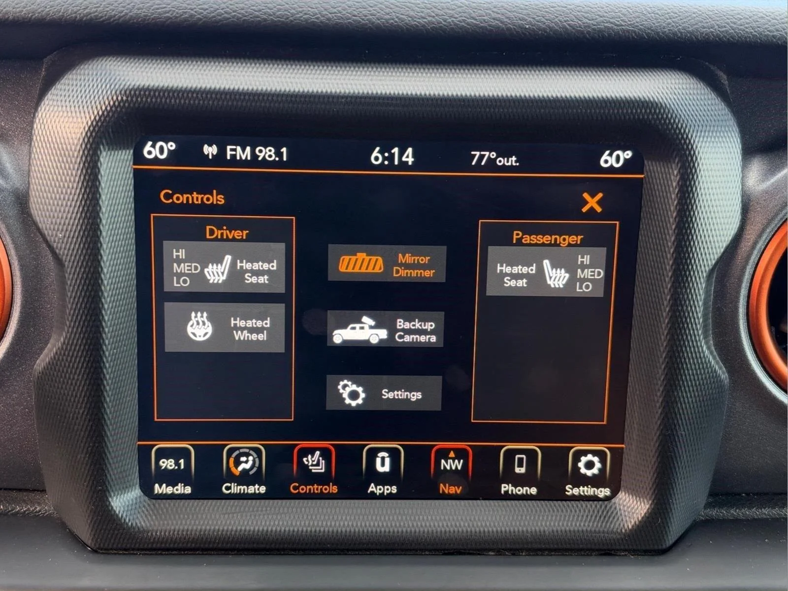 Used 2022 Sting-Gray Clearcoat Jeep Mojave image 25