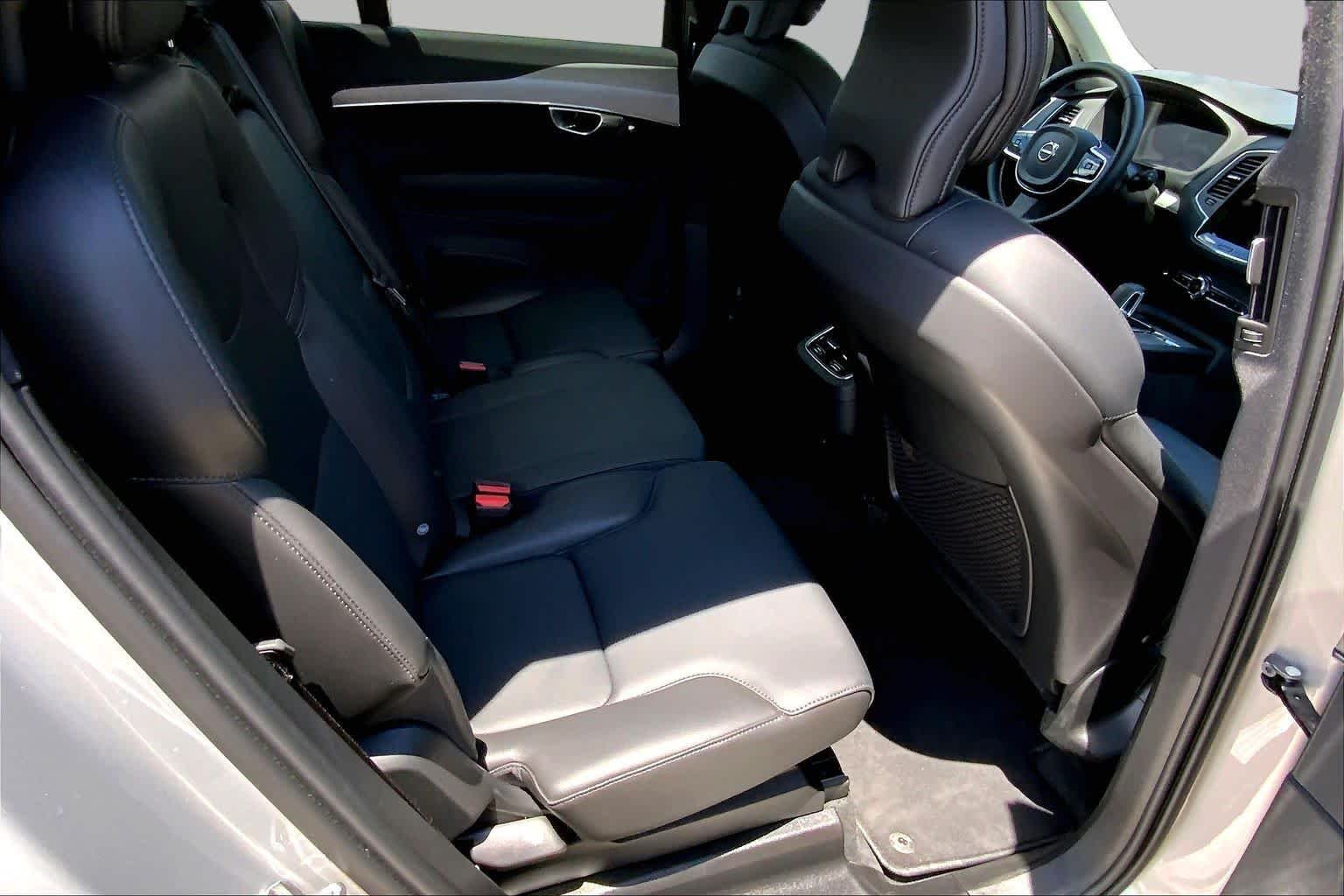 Used 2025 Silver Dawn Metallic Volvo Core image 20