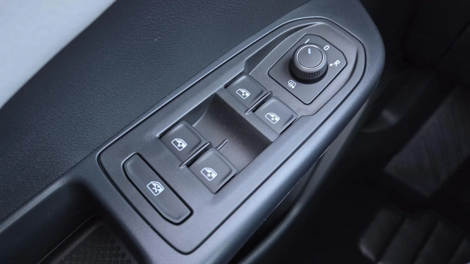 2025 Volkswagen Taos SE - Photo 24