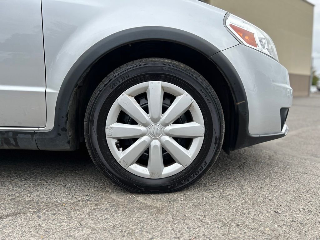 Used 2011 Silver Suzuki Premium image 2