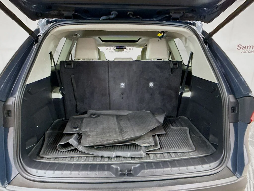 Used 2024 White Toyota Platinum image 27