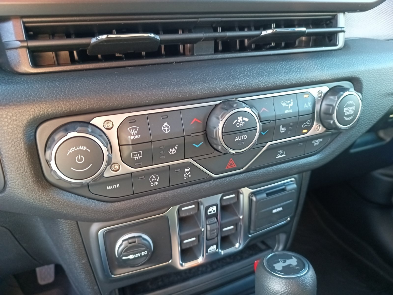 New 2026 Hydro Blue Pearlcoat Jeep Sport S image 16