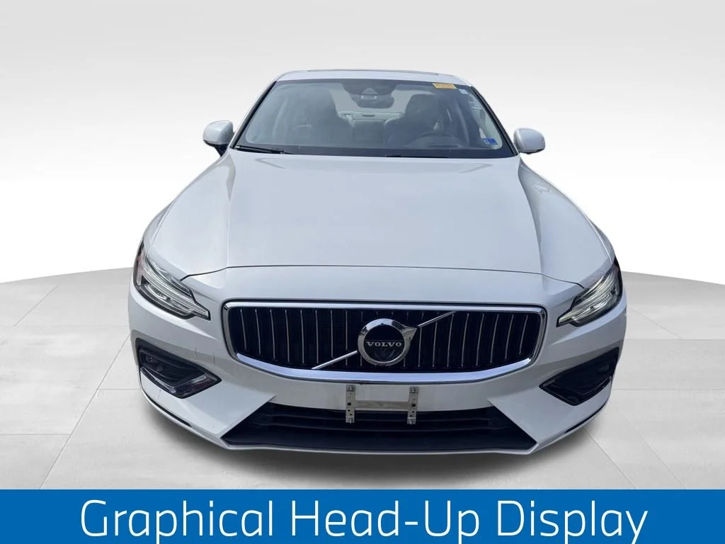 Used 2021 White Volvo T5 Inscription image 5