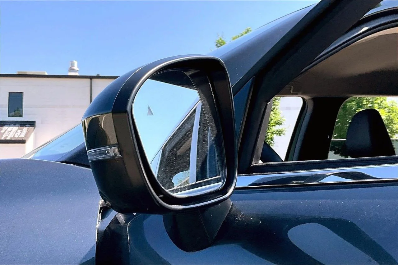 Certified Used 2024  Mitsubishi SE image 29