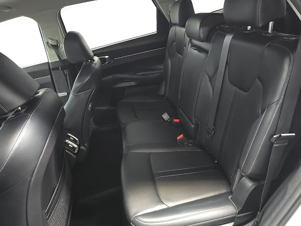 Used 2021 White Kia S image 31