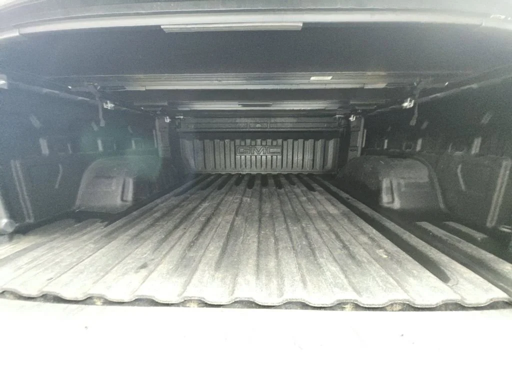 Used 2020 DARK SKY METALLIC GMC SLT image 16