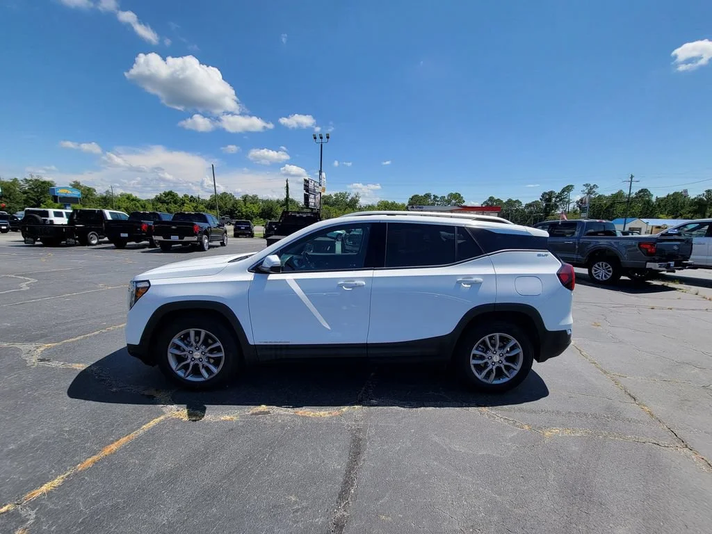 Used 2024 Summit White GMC SLT image 2