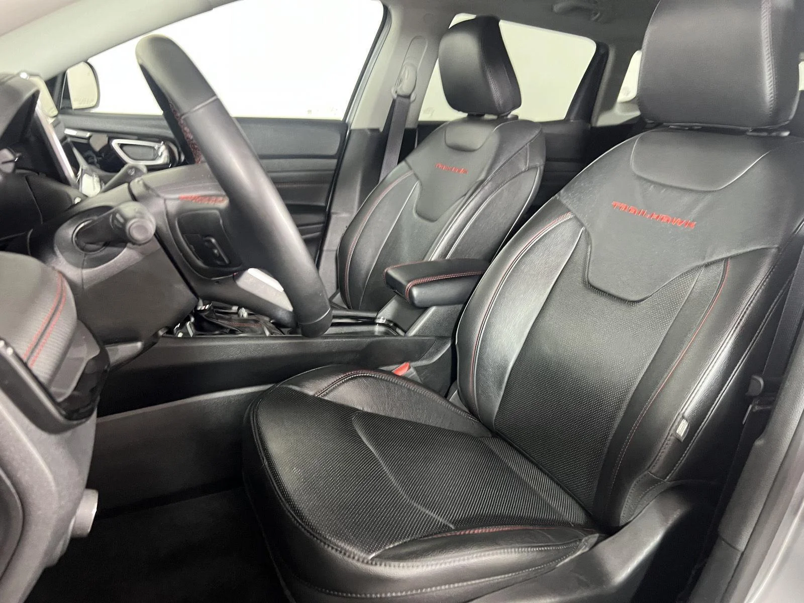 Used 2022  Jeep Trailhawk image 16