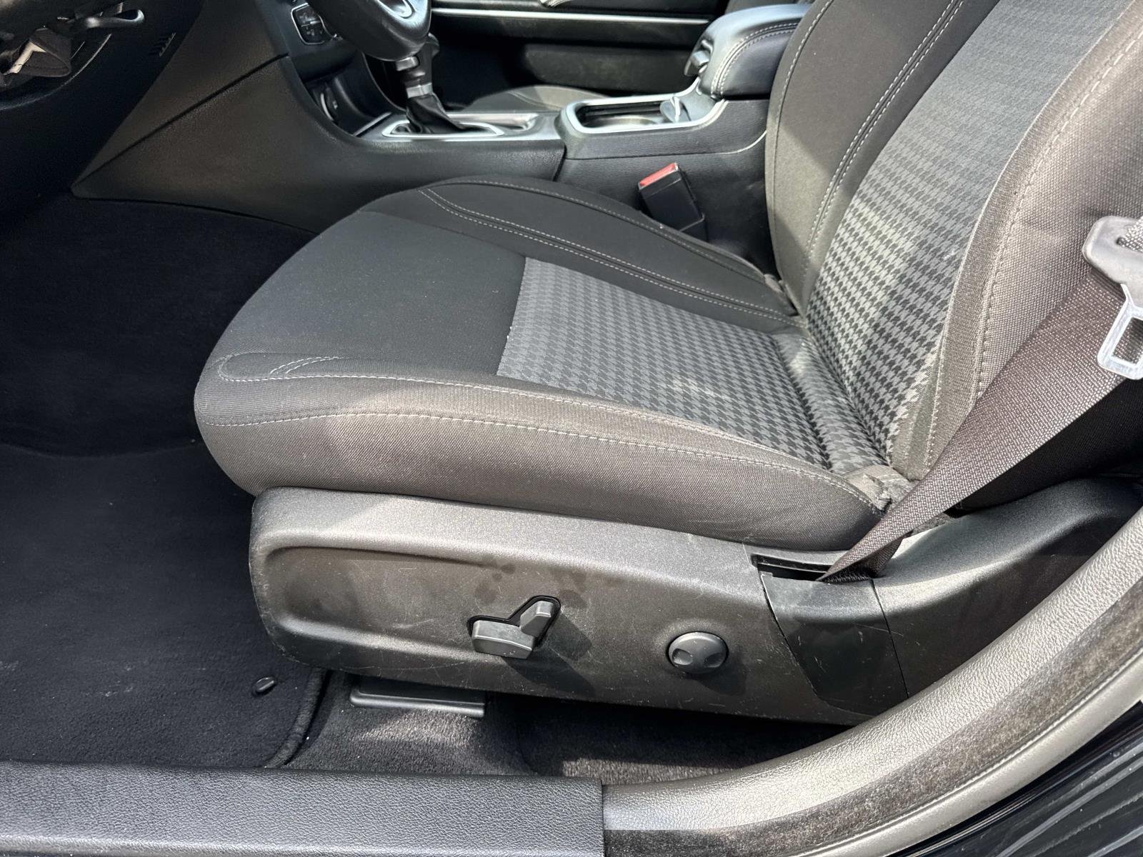 Used 2023 Pitch Black Clearcoat Dodge SXT image 16