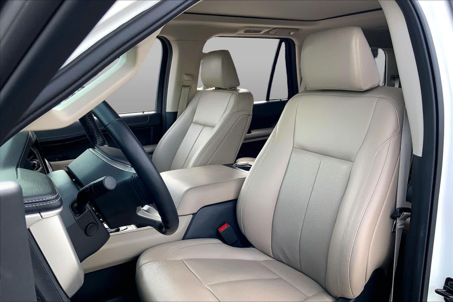 Used 2022 Star White Metallic Tri-Coat Ford XLT image 8