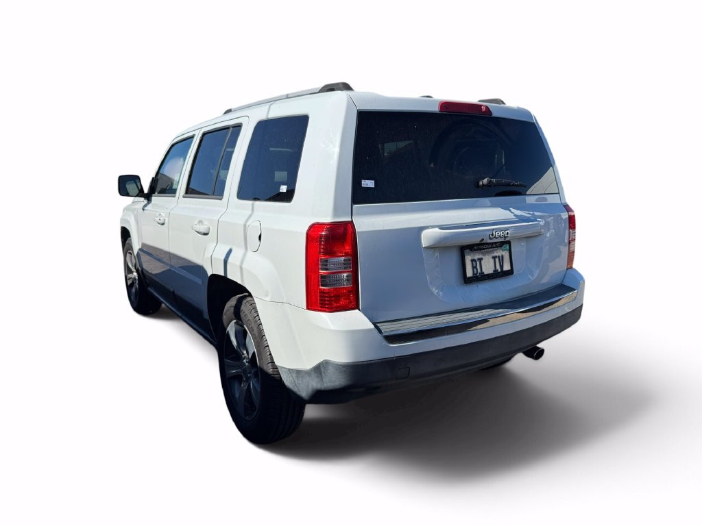 Used 2016 White Jeep Latitude image 24