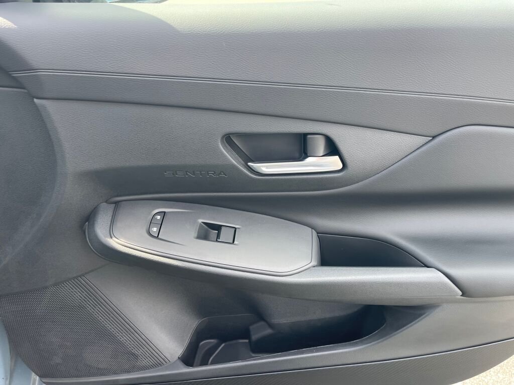 New 2027 Atlantic Gray Metallic Nissan SV image 22