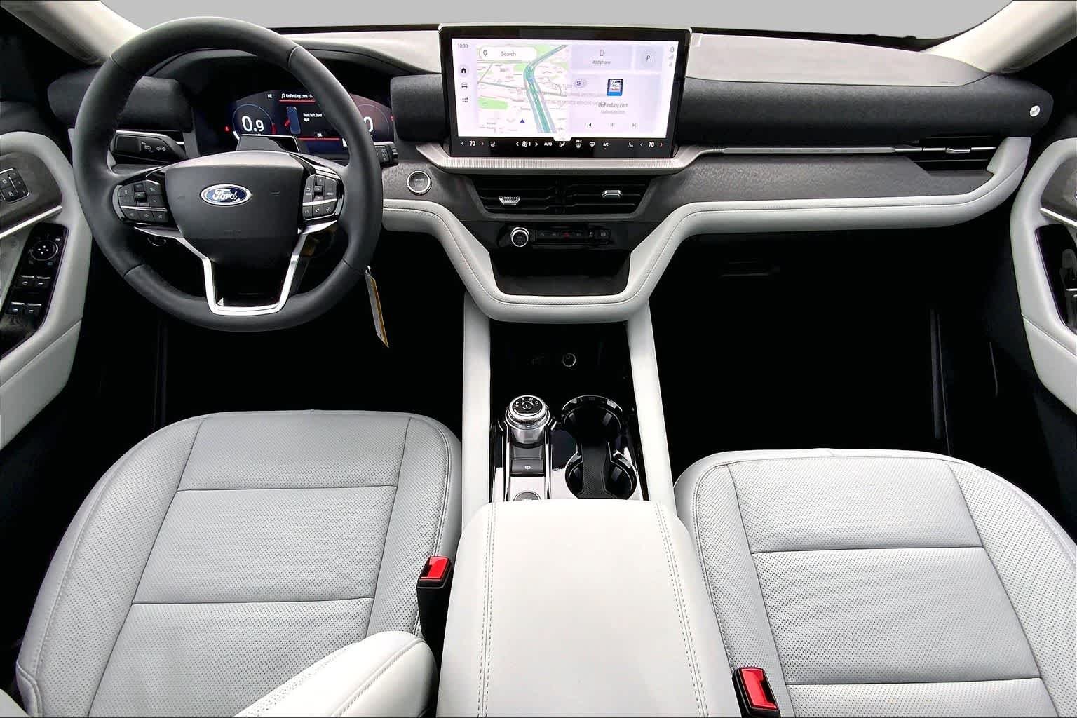 New 2026 Star White Metallic Tri-Coat Ford Platinum™ image 13