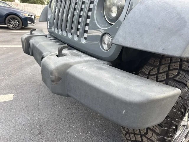 Used 2015 Gray Jeep Unlimited Sport image 12