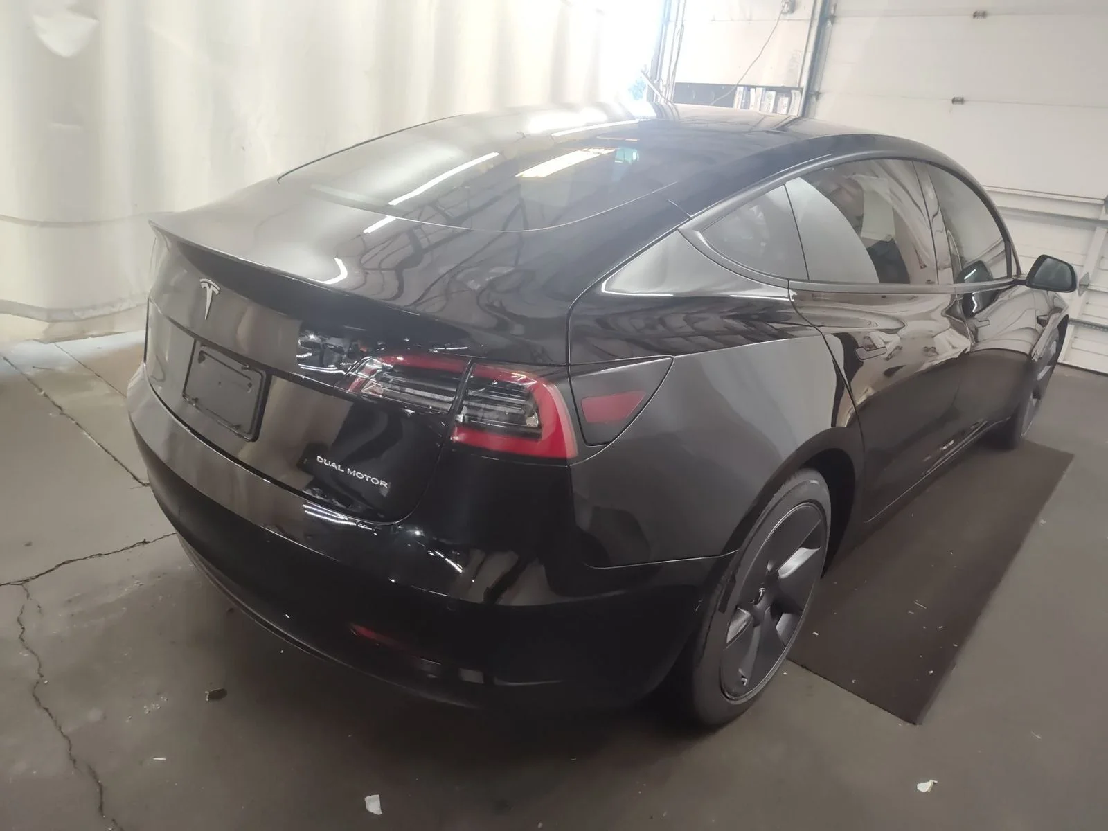 Used 2022  Tesla Long Range image 2