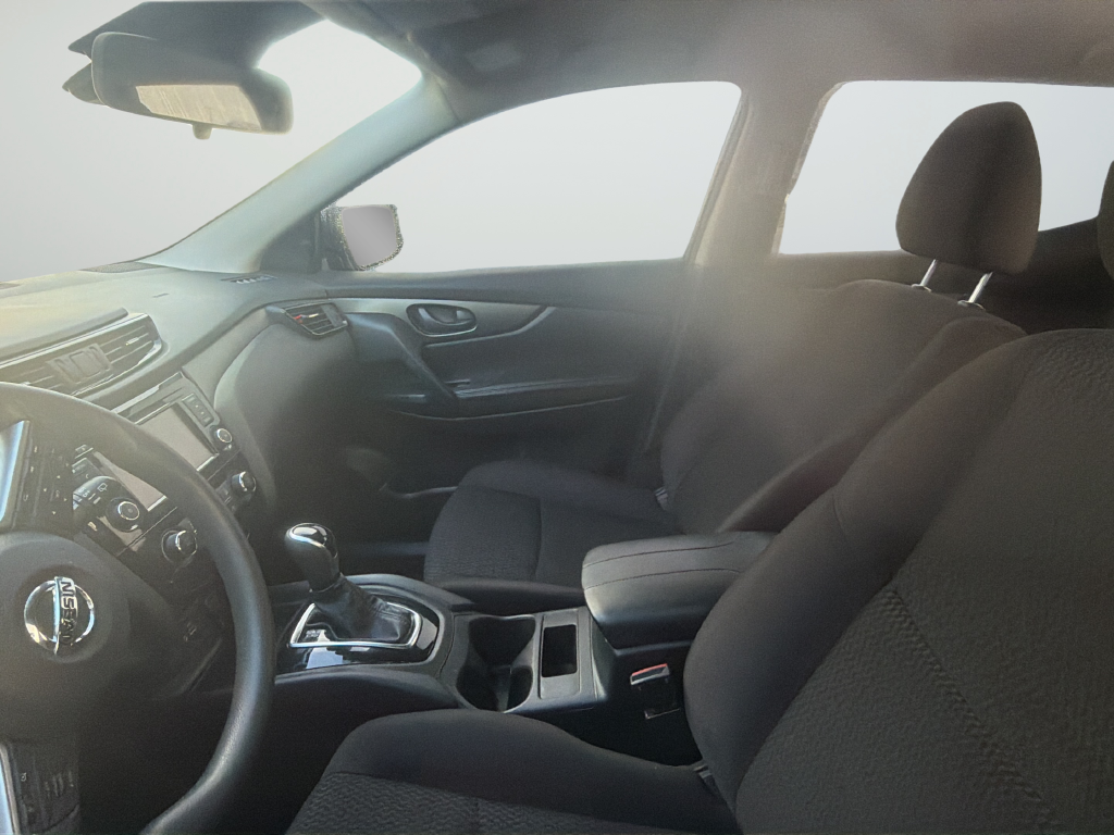 Used 2020 Gray Nissan S image 15