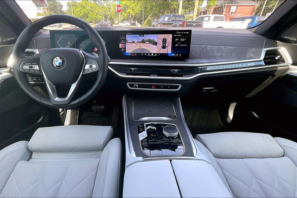 Used 2025 Black BMW xDrive40i image 6