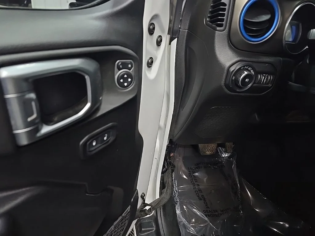 Used 2019 White Jeep Unlimited Sport S image 27