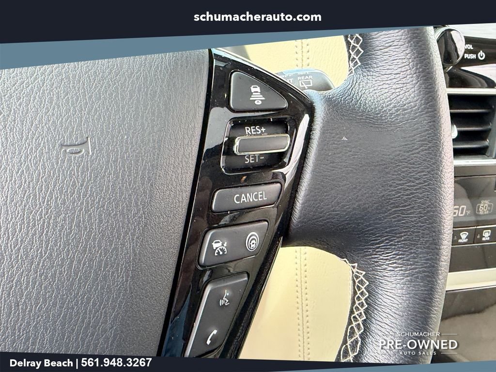 Used 2024 White INFINITI LUXE image 26