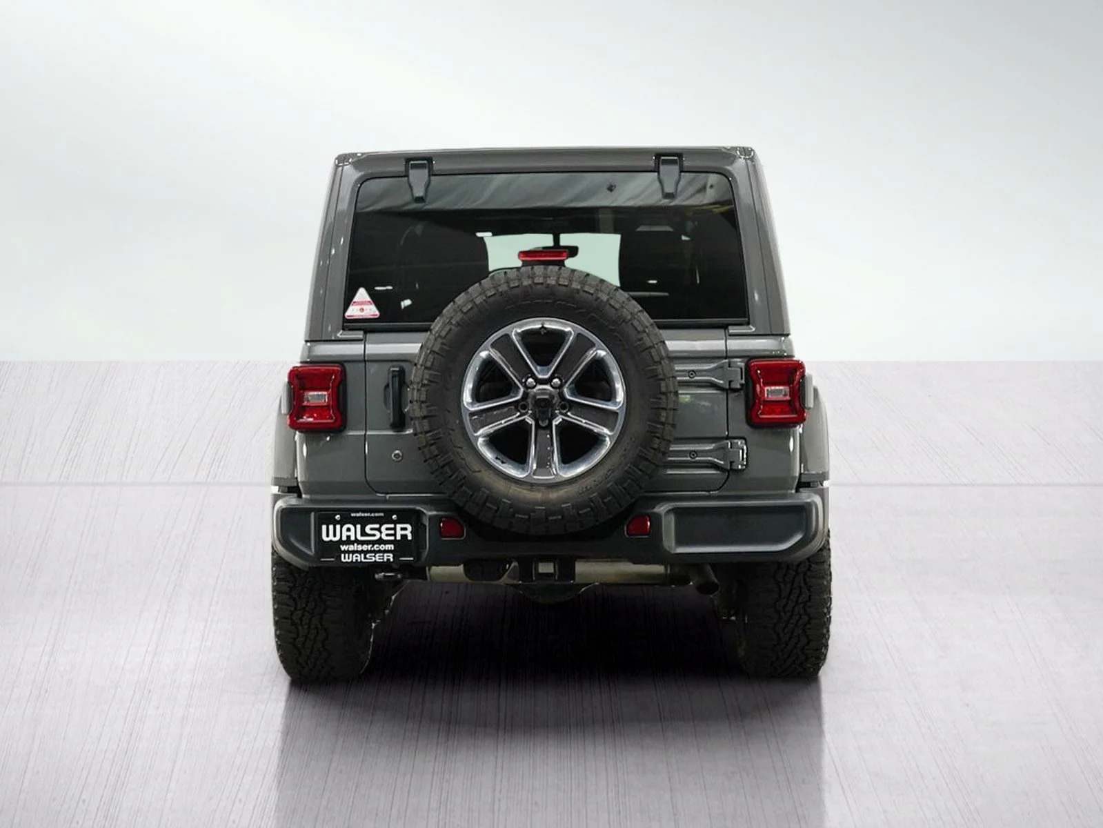 Used 2019 Sting-Gray Clearcoat Jeep Unlimited Sahara image 4