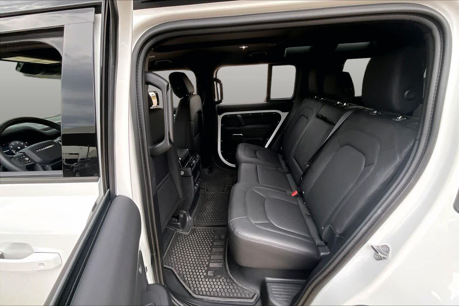 Used 2026 Fuji White Land Rover S image 21