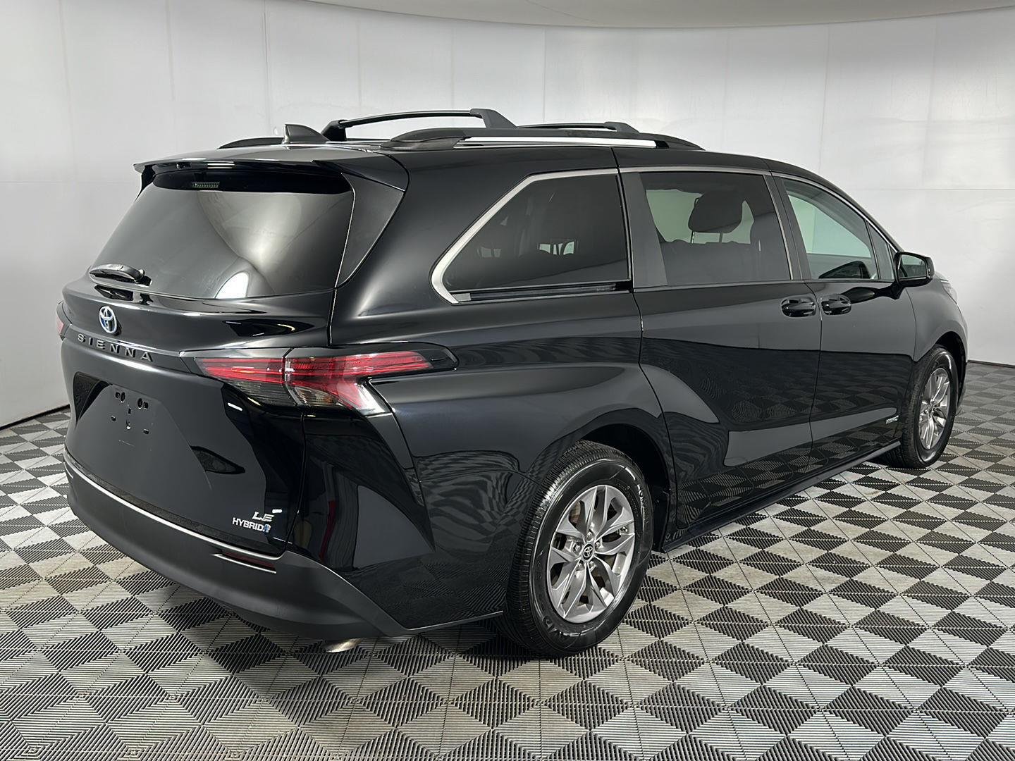 Used 2021 Midnight Black Metallic Toyota LE image 7