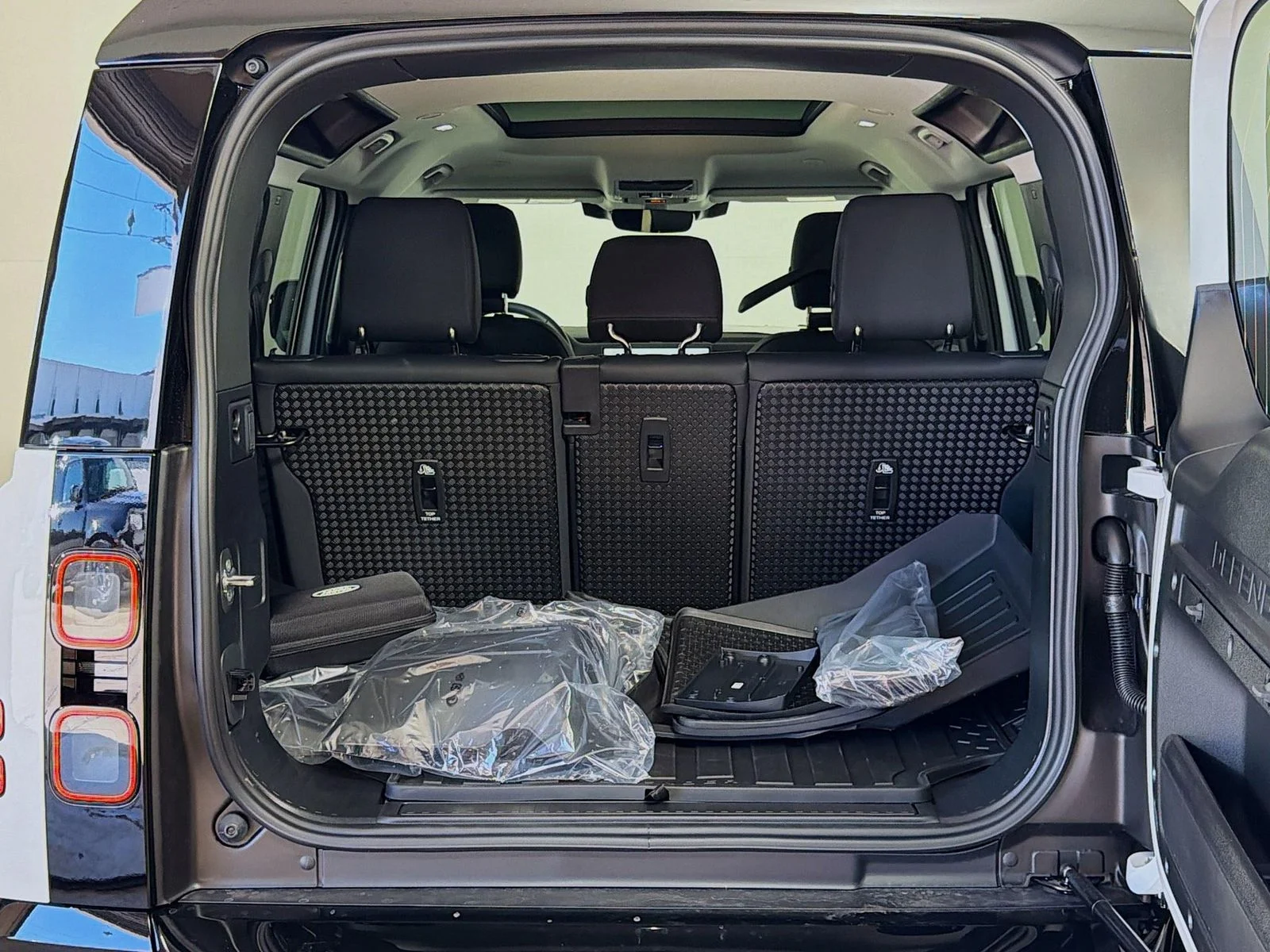 New 2026 Fuji White Land Rover S image 30