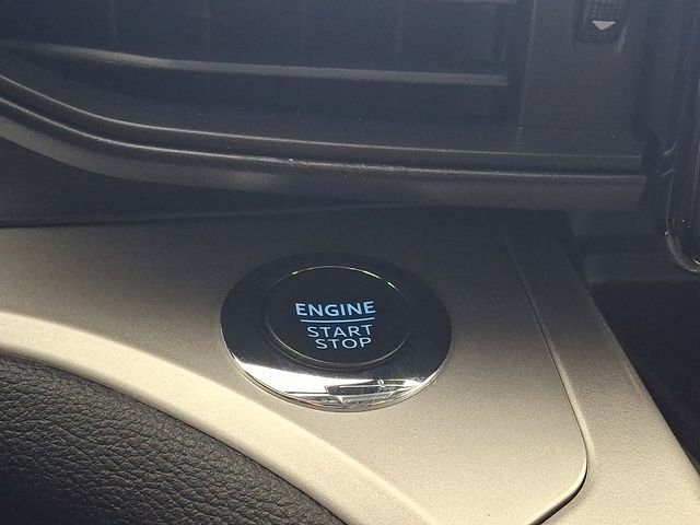 Used 2023 Blue Ford XLT image 28